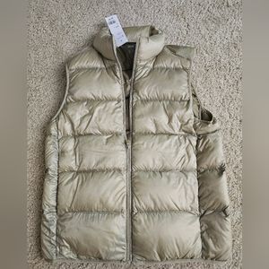 Uniqlo Ultra Light Down Quilt Vest (XS)